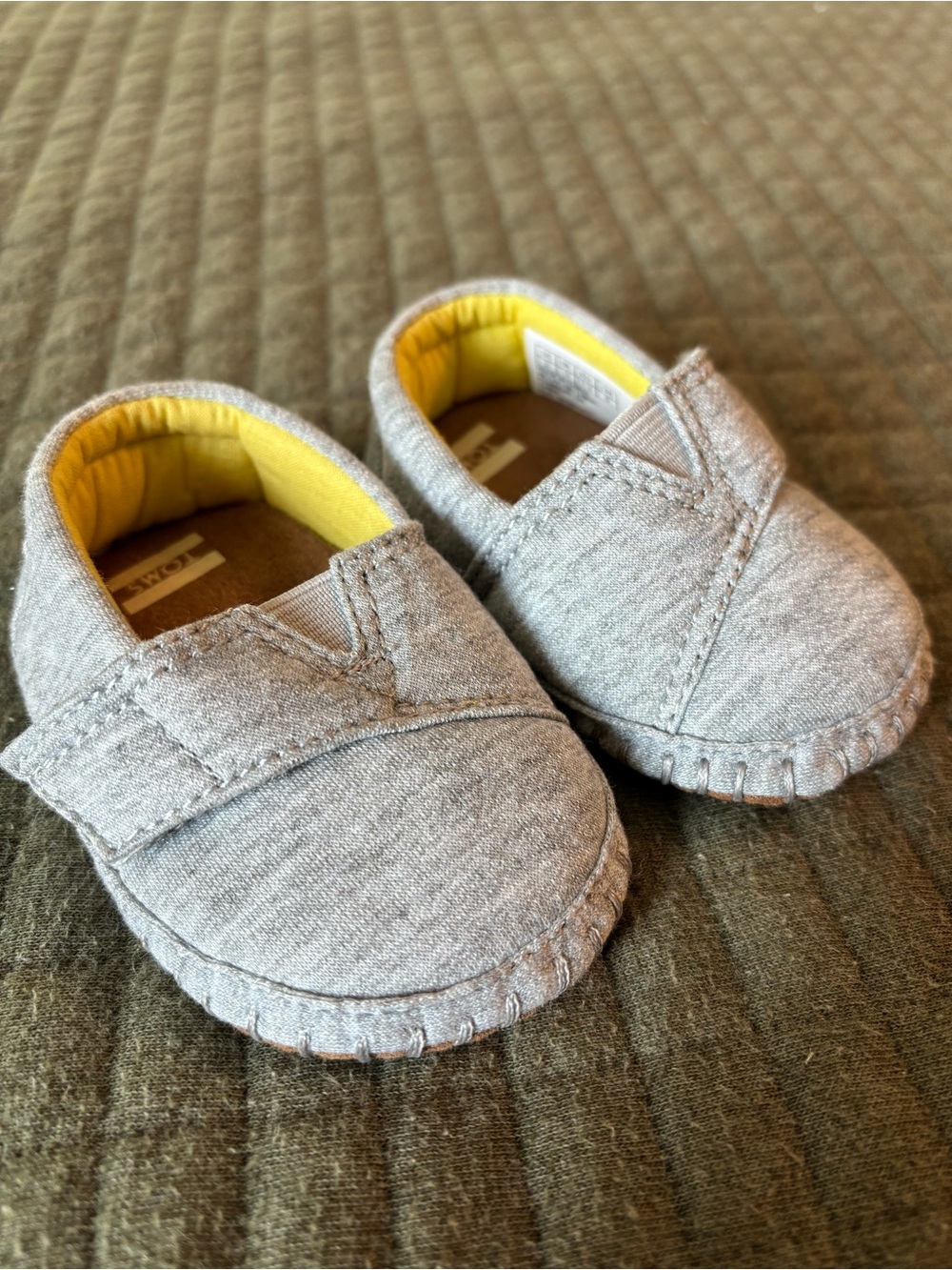 Toms Baby Alpargatas Crib Shoes in Gray size 2 Infant